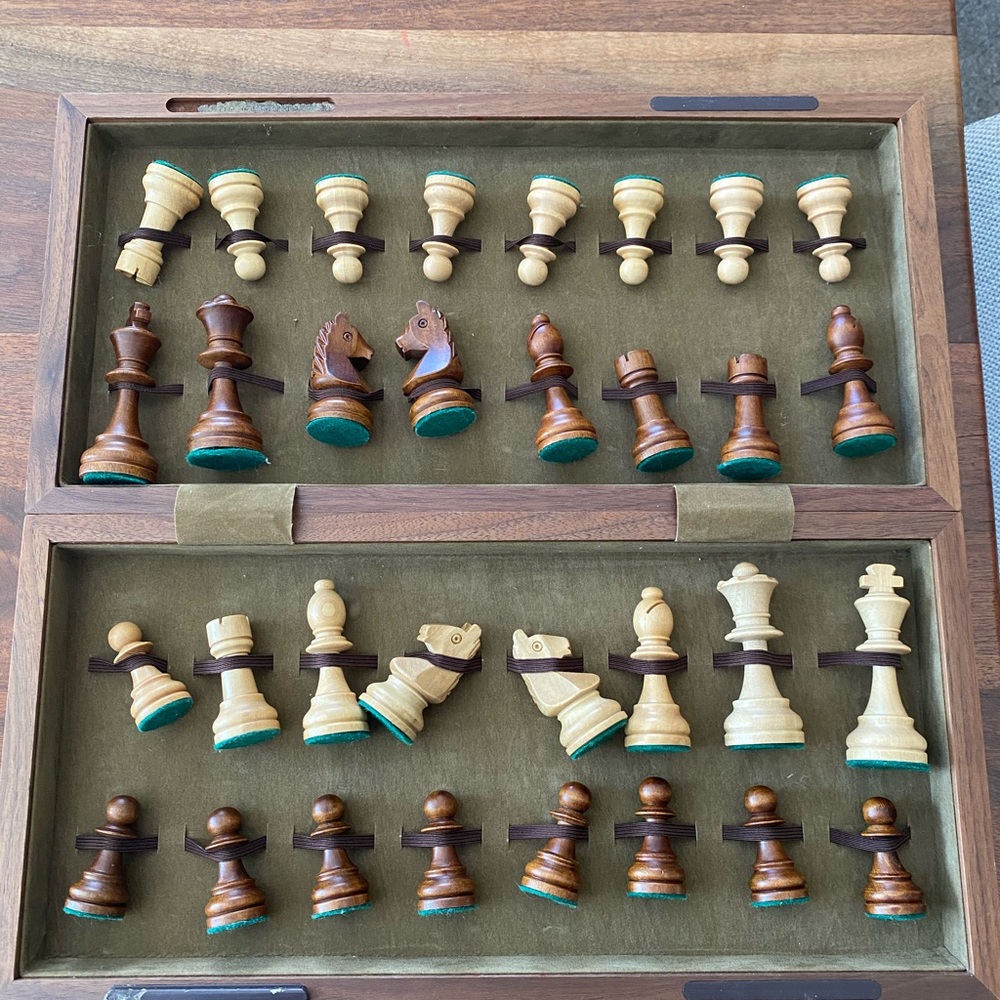 Foldable Wooden Chess Set
